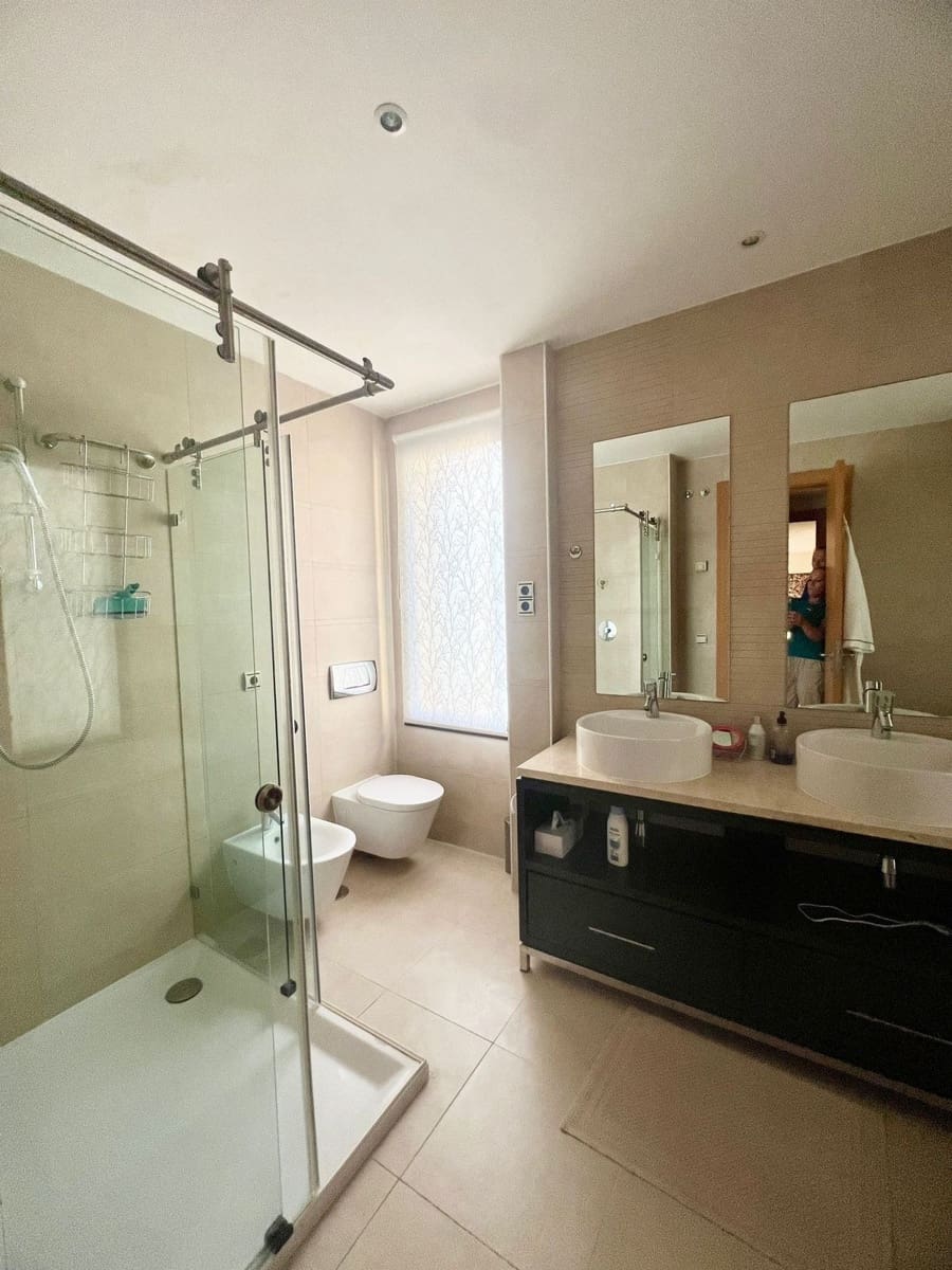 2 bedroom Apartment for sale in Los Monteros with pool - € 439,000 (Ref: 9479649)