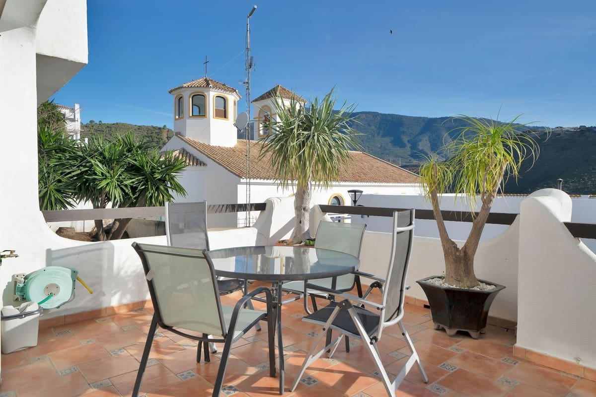 3 bedroom Apartment for sale in Benahavis - € 449,000 (Ref: 9479664)