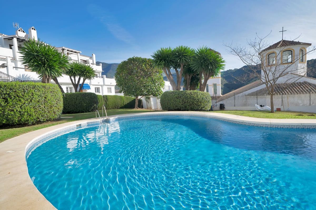 3 bedroom Apartment for sale in Benahavis - € 449,000 (Ref: 9479664)