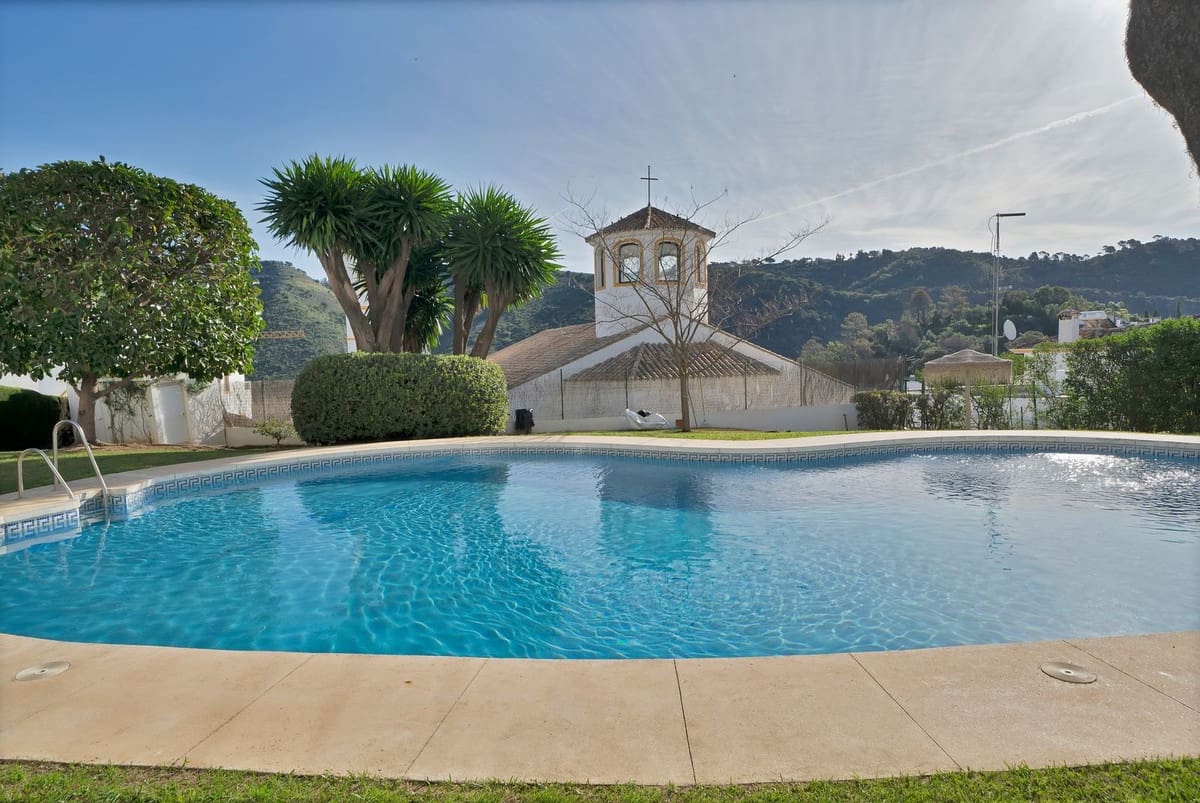 3 bedroom Apartment for sale in Benahavis - € 449,000 (Ref: 9479664)