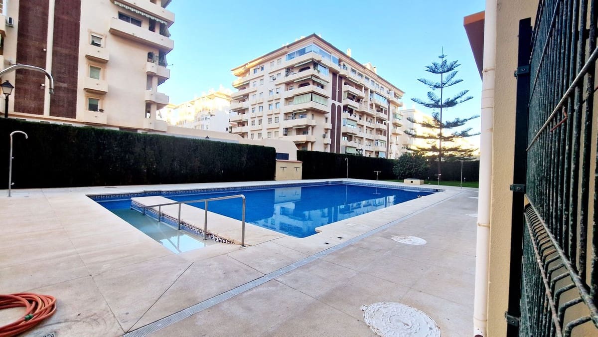 4 bedroom Penthouse for sale in Fuengirola with pool - € 449,000 (Ref: 9479666)