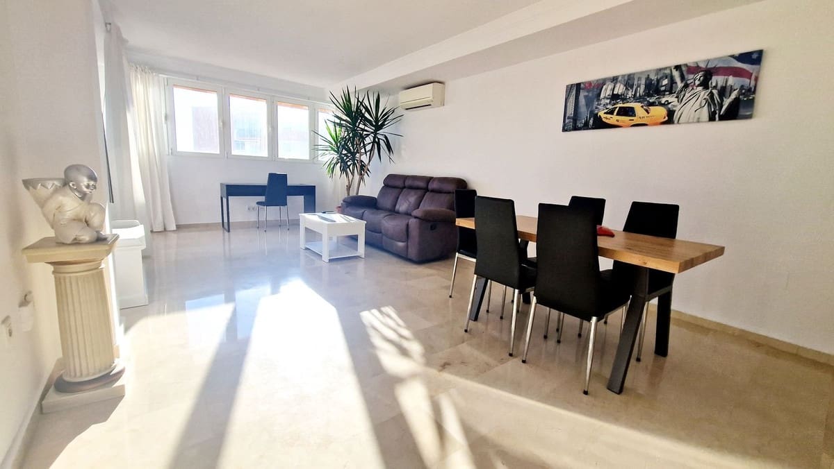 4 bedroom Penthouse for sale in Fuengirola with pool - € 449,000 (Ref: 9479666)