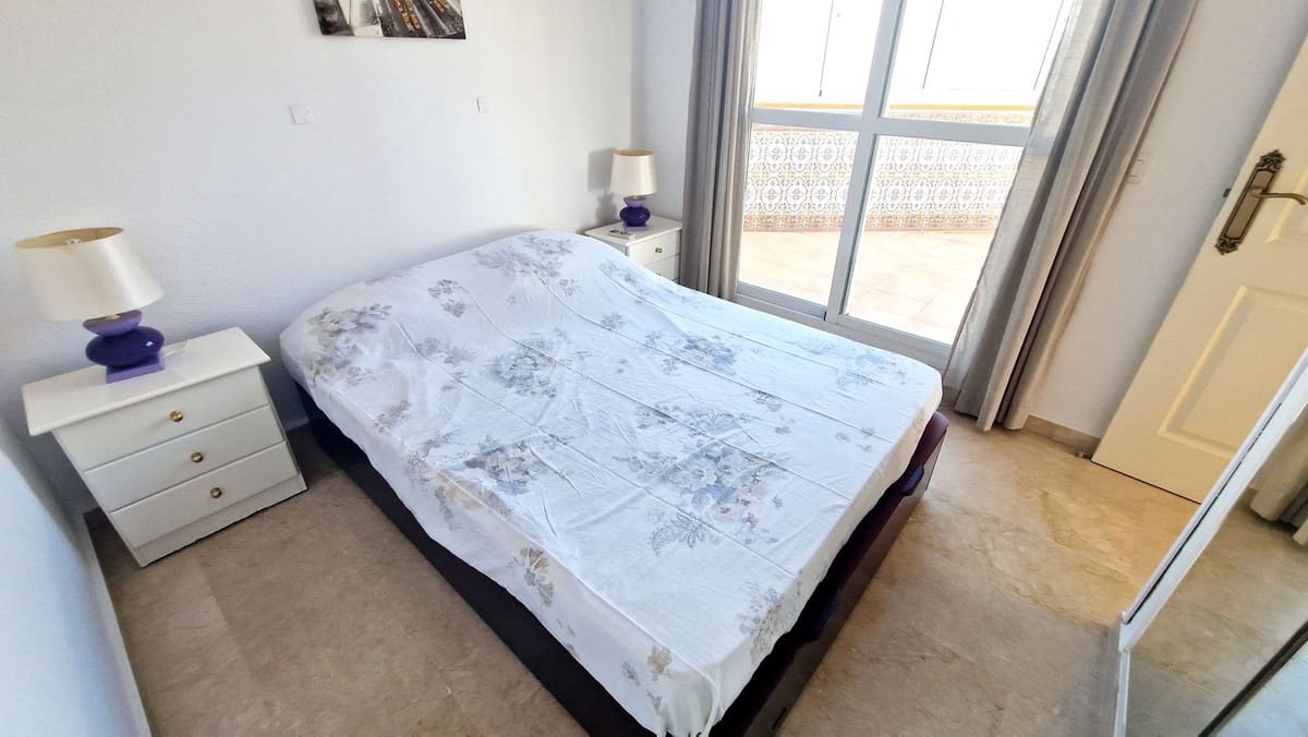 4 bedroom Penthouse for sale in Fuengirola with pool - € 449,000 (Ref: 9479666)