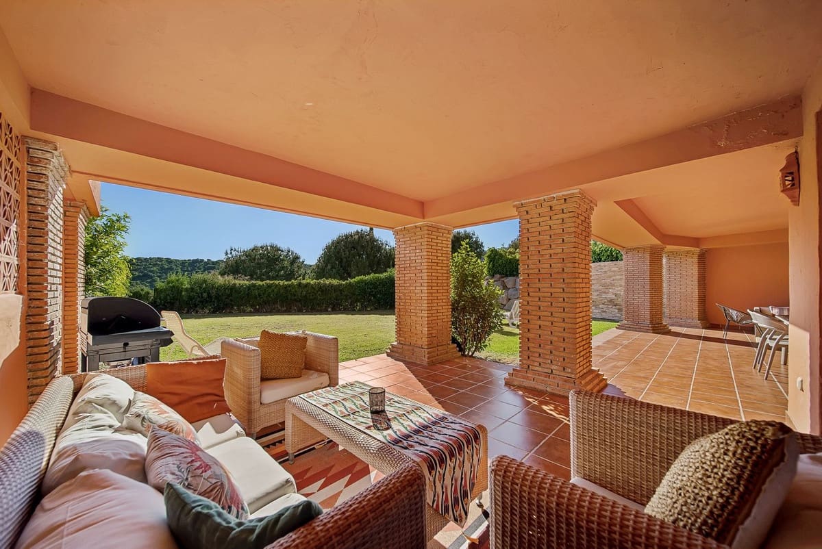 2 bedroom Apartment for sale in Bahia de Casares with pool garage - € 450,000 (Ref: 9479671)