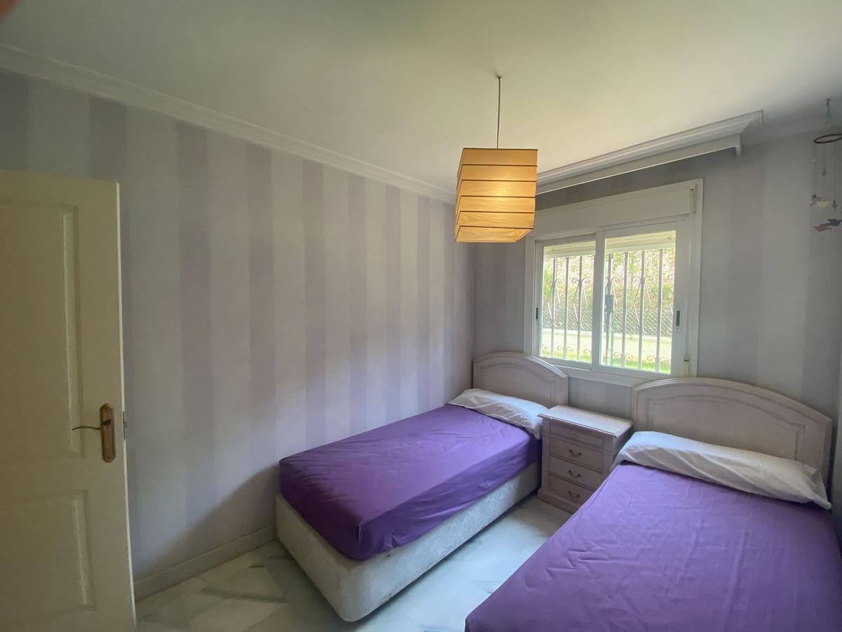 3 bedroom Apartment for sale in Marbella with pool - € 450,000 (Ref: 9479673)