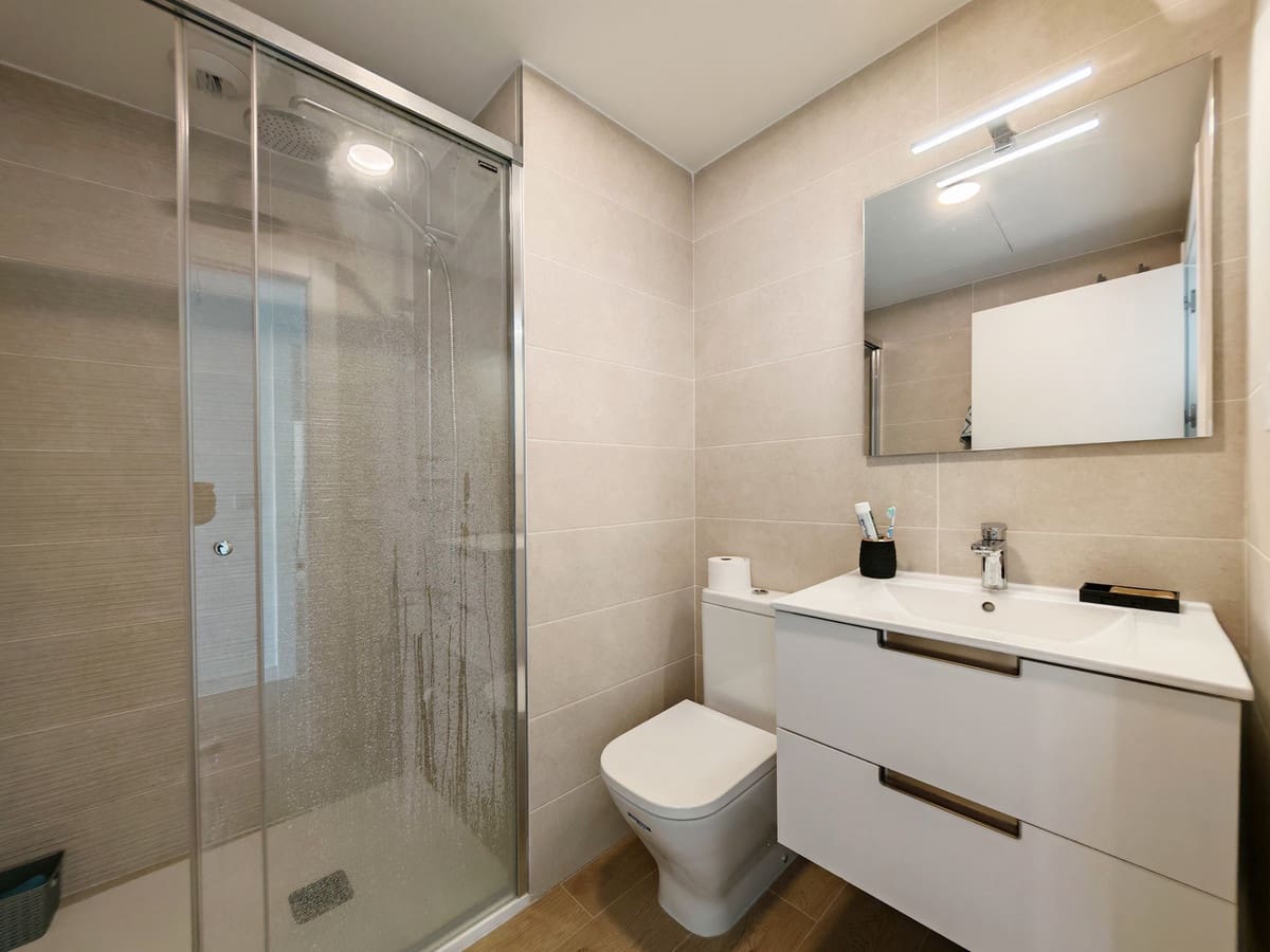 2 bedroom Apartment for sale in Estepona with pool - € 450,000 (Ref: 9479674)