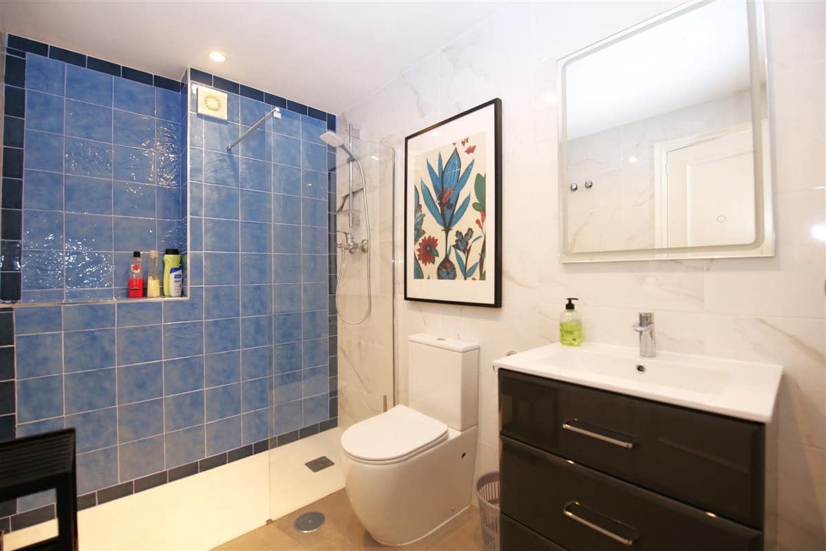 Ático de 3 habitaciones en Estepona en venta con garaje - 450.000 € (Ref: 9479677)