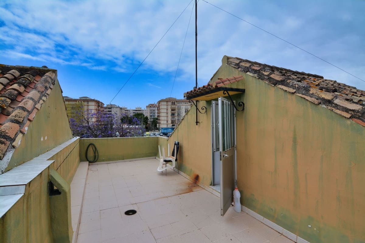 4 bedroom Townhouse for sale in Fuengirola with pool - € 450,000 (Ref: 9479680)