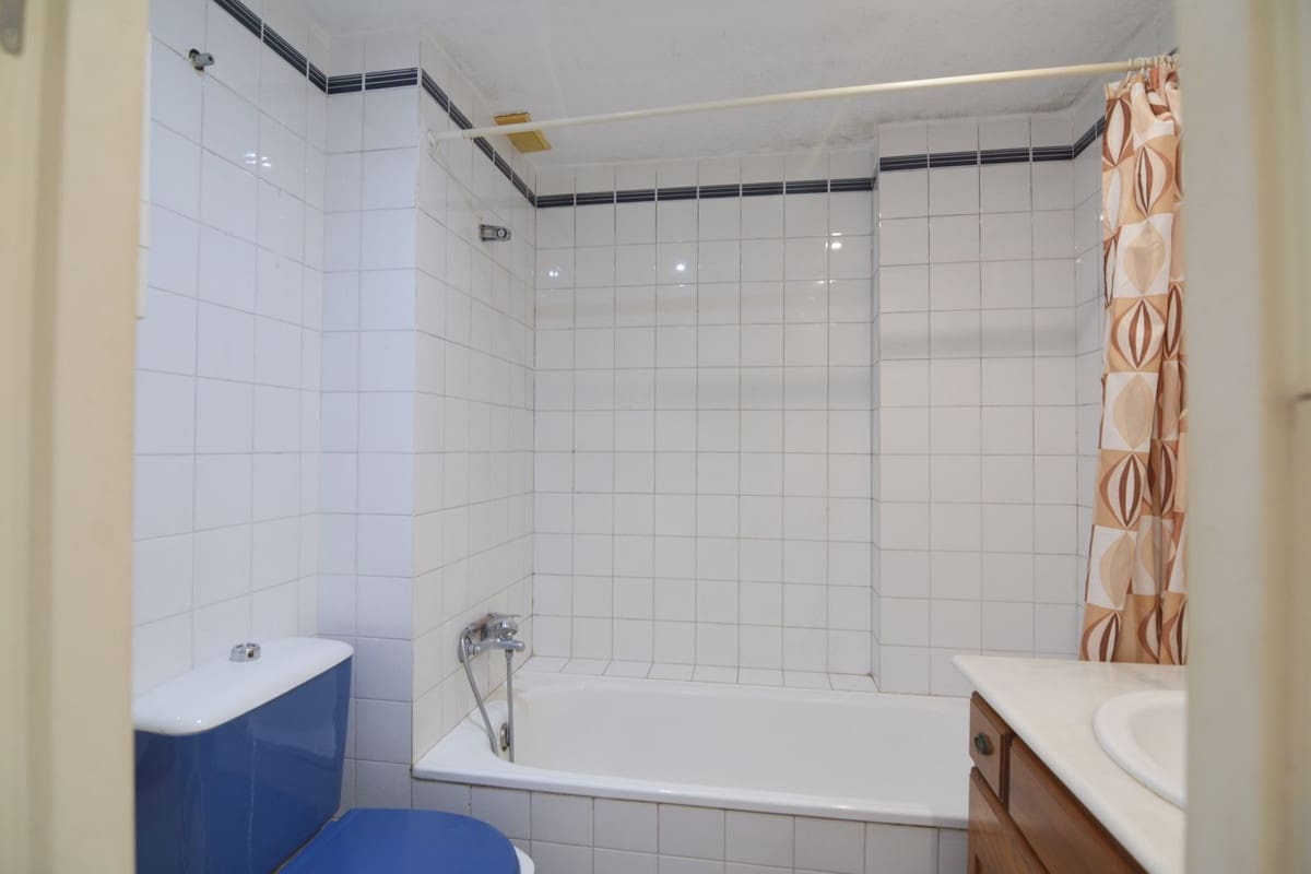 4 bedroom Townhouse for sale in Fuengirola with pool - € 450,000 (Ref: 9479680)