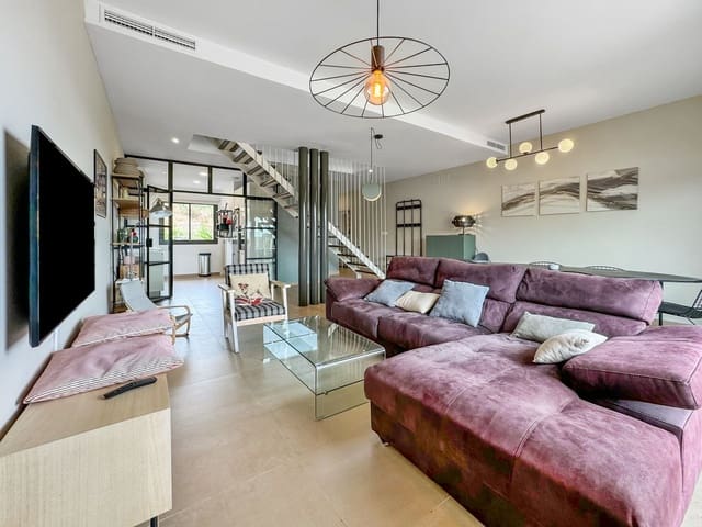 4 sovrum Hus till salu i Manilva Pueblo, Manilva med pool garage - 450 000 € (Ref: 9479682)