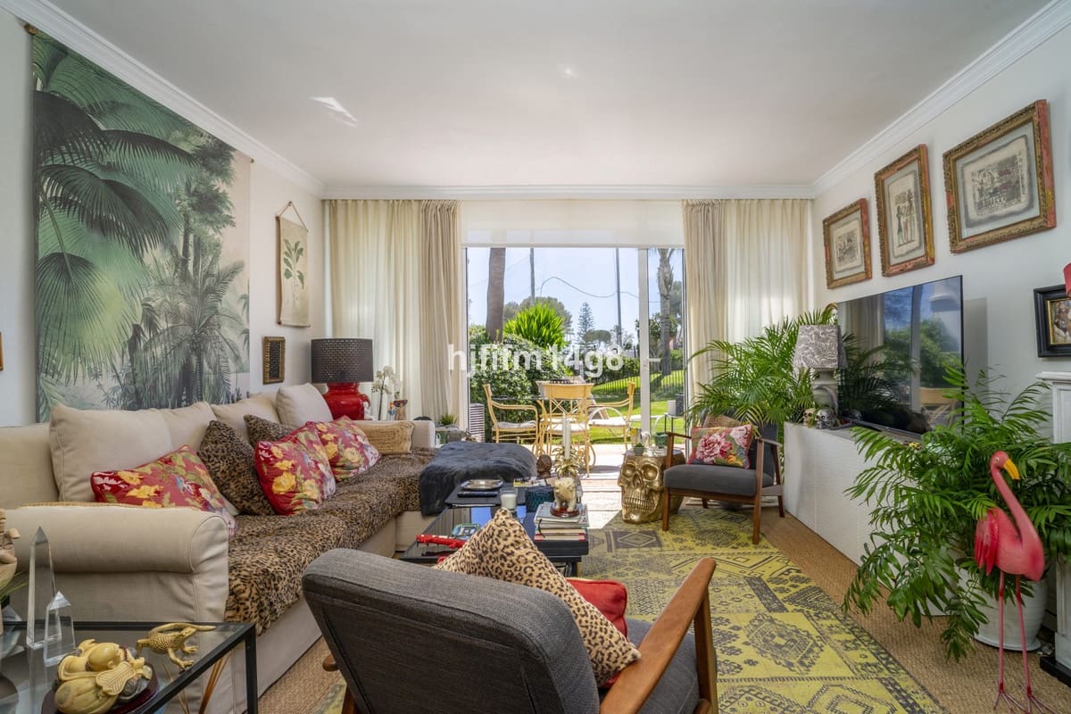 1 slaapkamer Appartement te koop in Nueva Andalucia met zwembad - € 455.000 (Ref: 9479685)