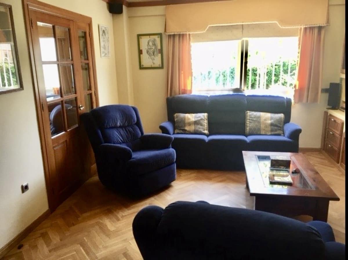 3 sypialnia Dom na sprzedaż w Miasto Malaga z garażem - 456 000 € (Ref: 9479688)