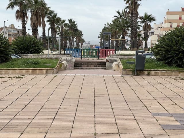 3 sypialnia Dom na sprzedaż w Centro Historico, Miasto Málaga z garażem - 456 000 € (Ref: 9479688)