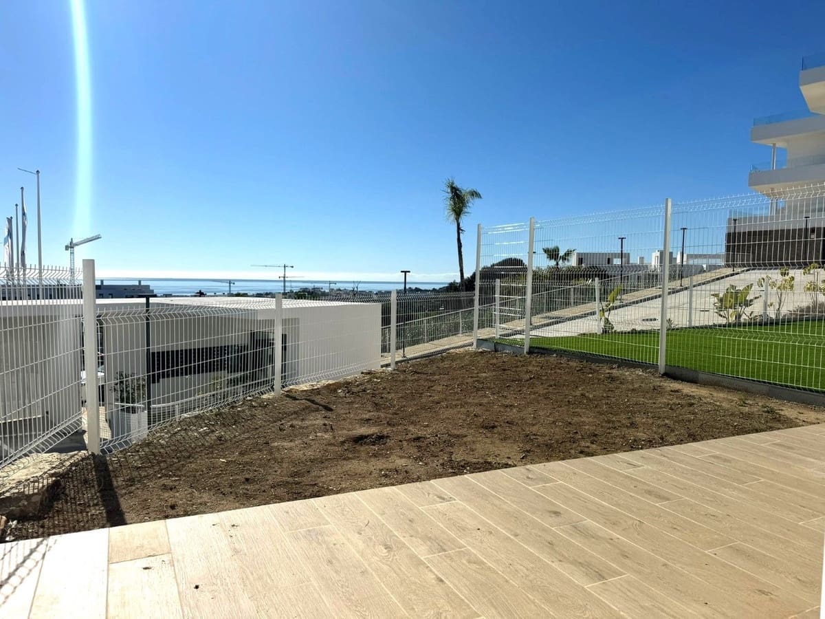 2 bedroom Apartment for sale in Estepona with pool - € 459,000 (Ref: 9479692)