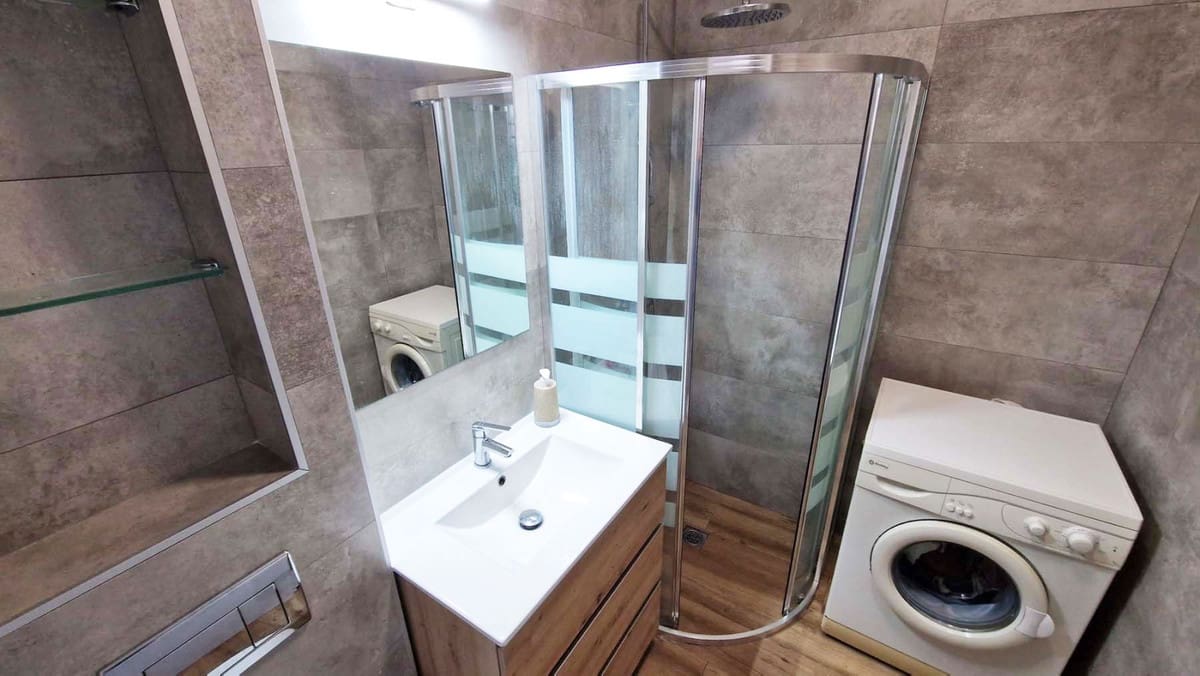 2 bedroom Apartment for sale in Benalmadena Costa - € 459,000 (Ref: 9479693)