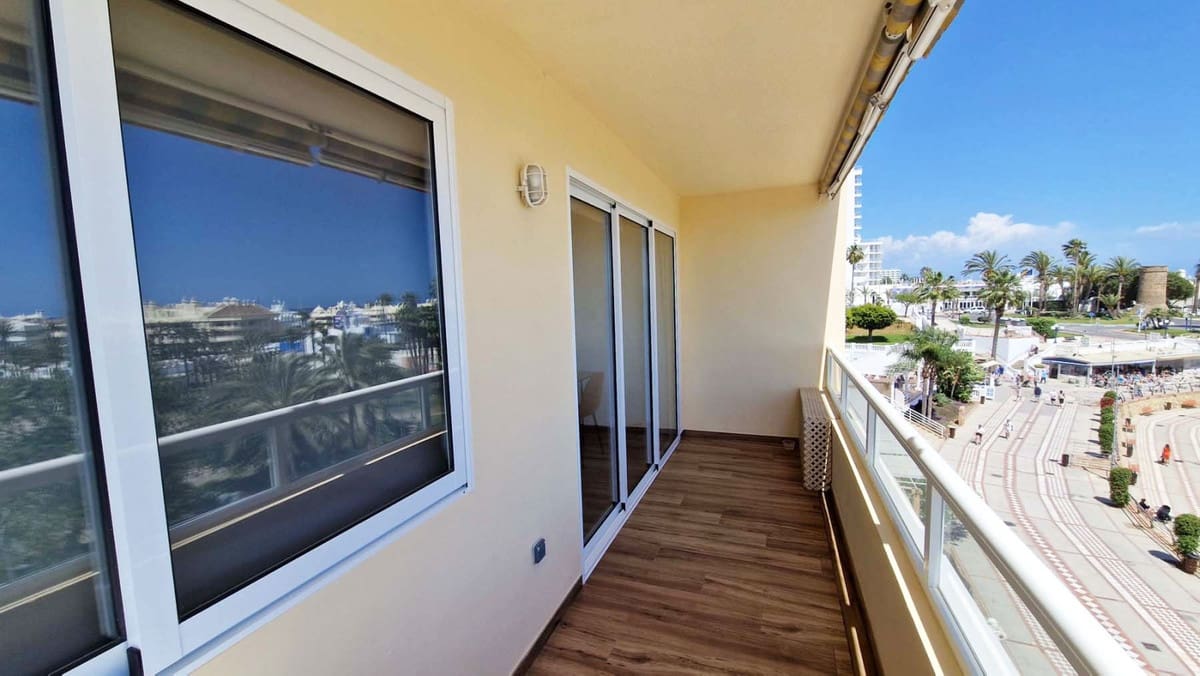 2 bedroom Apartment for sale in Benalmadena Costa - € 459,000 (Ref: 9479693)