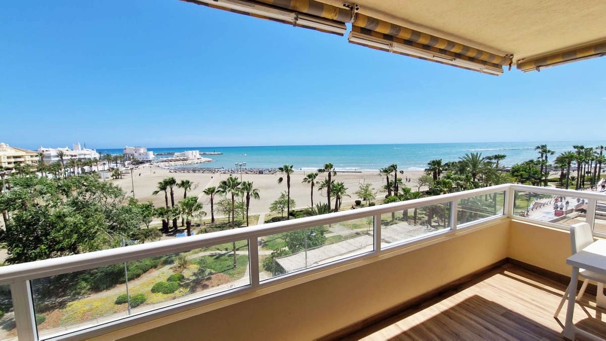 2 bedroom Apartment for sale in Benalmadena Costa - € 459,000 (Ref: 9479693)
