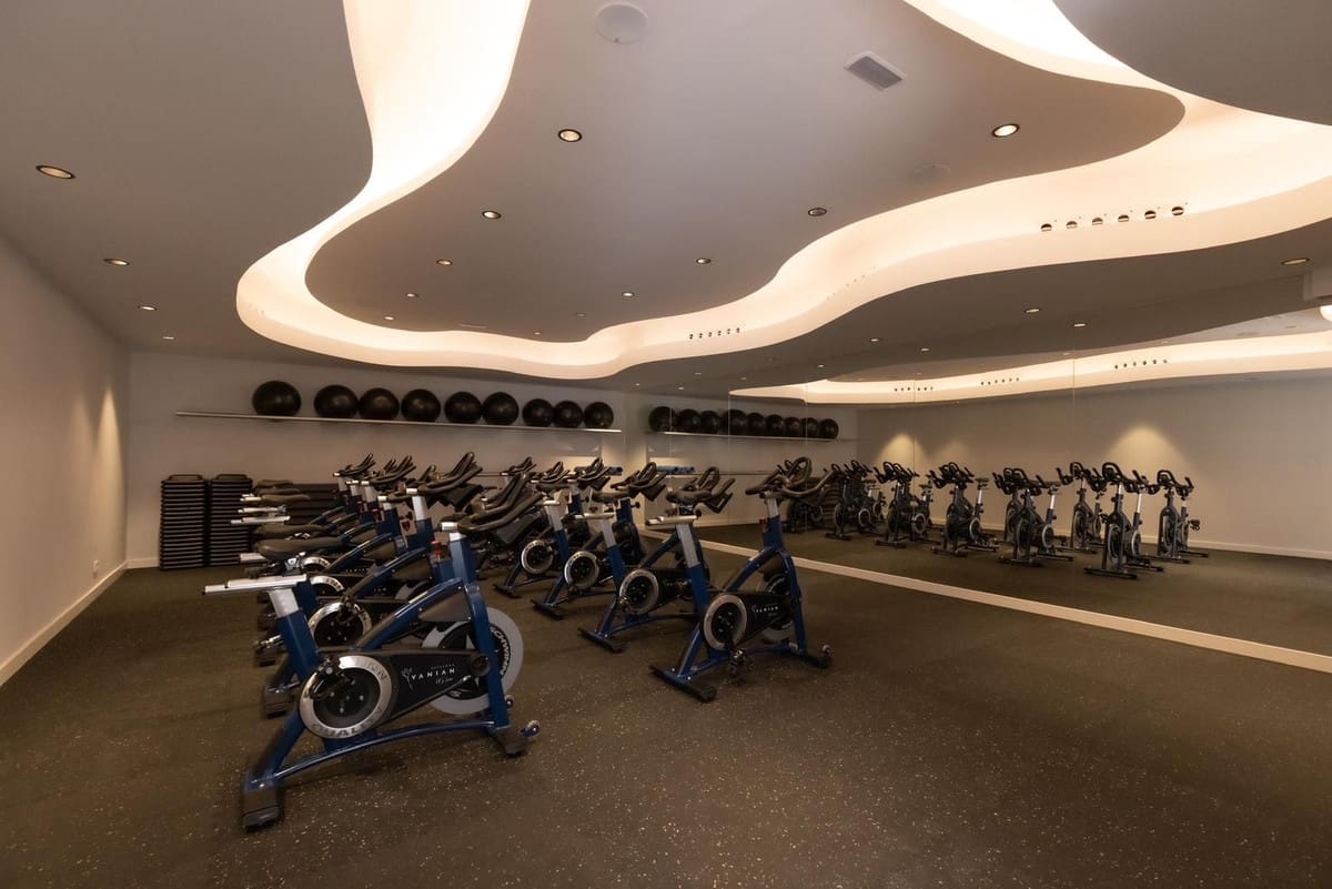 2 sypialnia Apartament na sprzedaż w Estepona z basenem garażem - 460 000 € (Ref: 9479697)