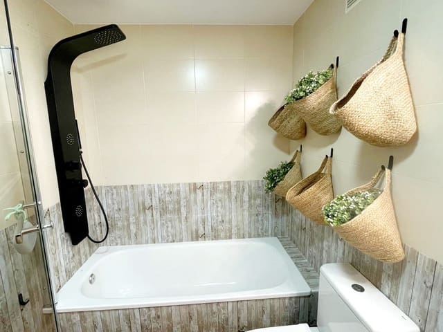 Pareado de 3 habitaciones en Puerto de la Torre, Málaga ciudad en venta - 465.000 € (Ref: 9479704)