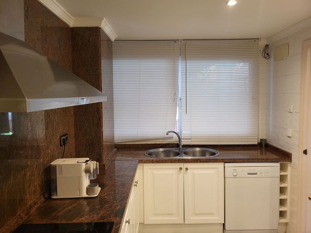 2 soverom Leilighet til salgs i Nueva Andalucia - € 468 000 (Ref: 9479707)