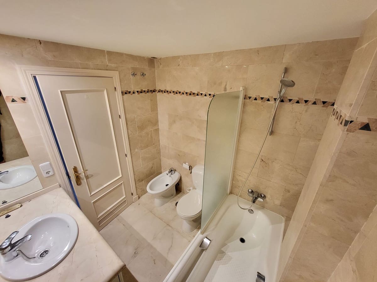 2 soverom Leilighet til salgs i Nueva Andalucia - € 468 000 (Ref: 9479707)