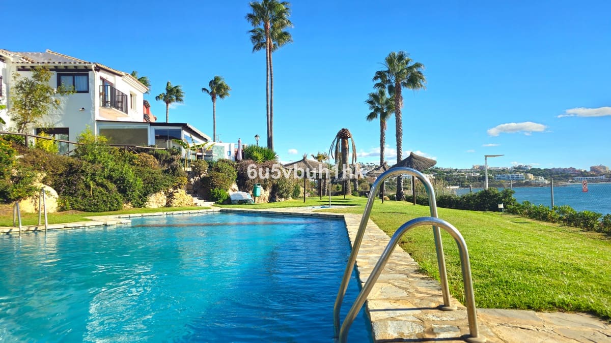 Casa de 2 habitaciones en Estepona en venta con piscina - 469.000 € (Ref: 9479709)