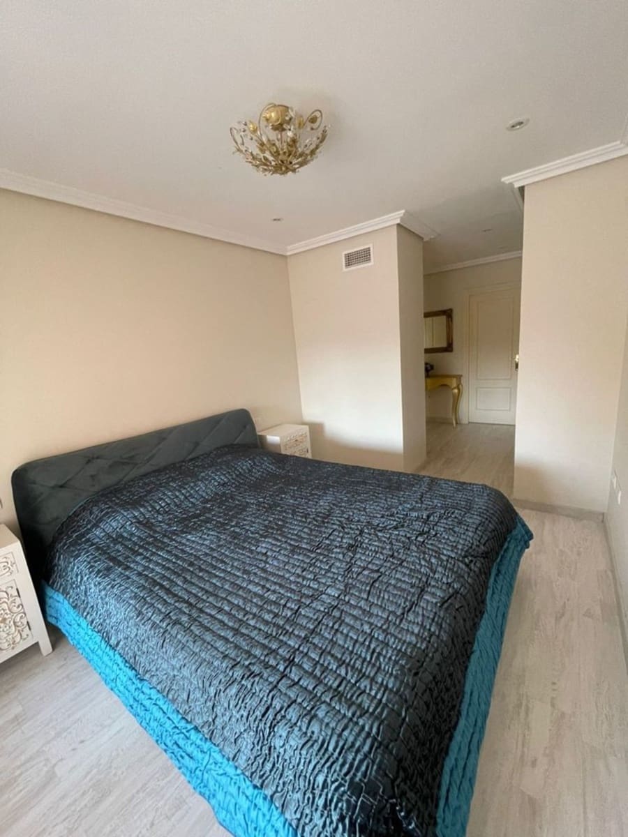 2 bedroom Apartment for sale in Benahavis with pool garage - € 470,000 (Ref: 9479711)