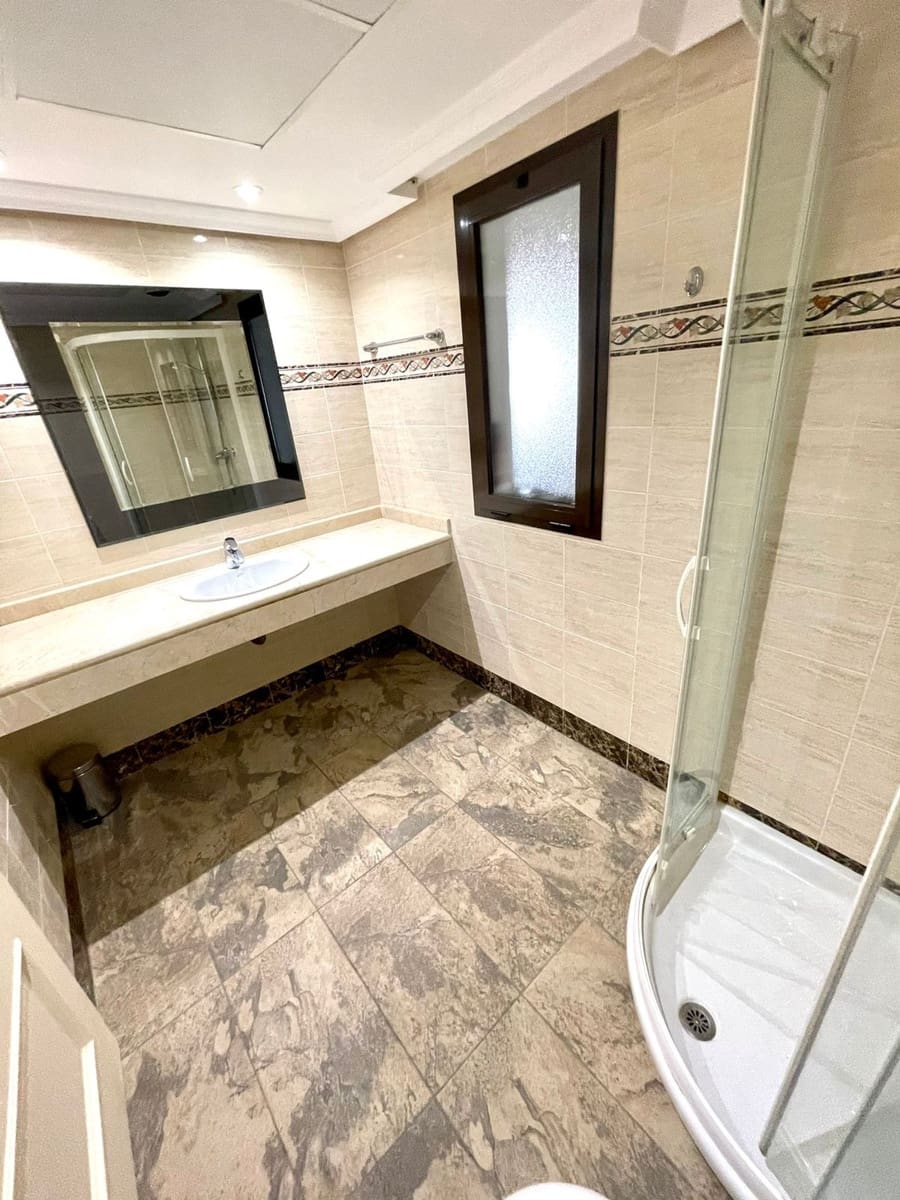 2 bedroom Apartment for sale in Benahavis with pool garage - € 470,000 (Ref: 9479711)