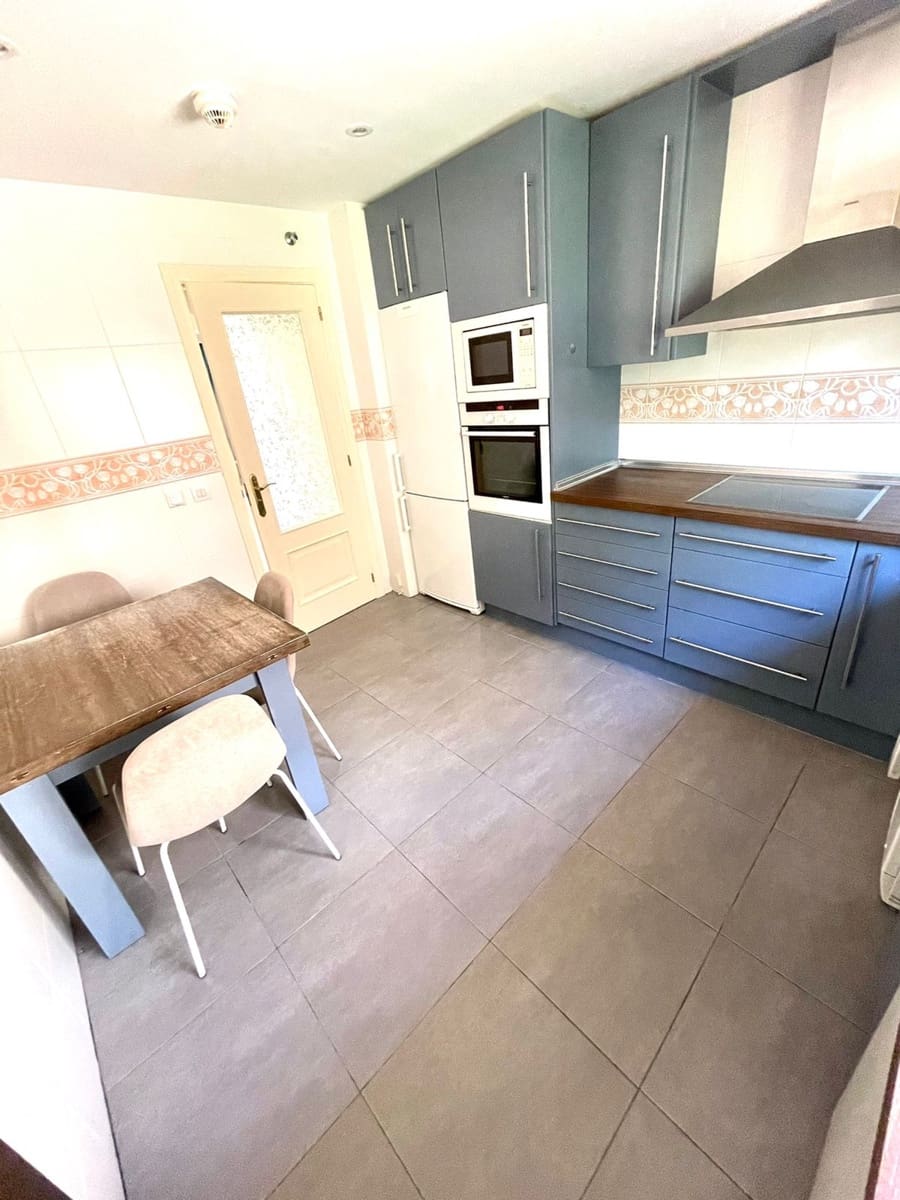 2 bedroom Apartment for sale in Benahavis with pool garage - € 470,000 (Ref: 9479711)