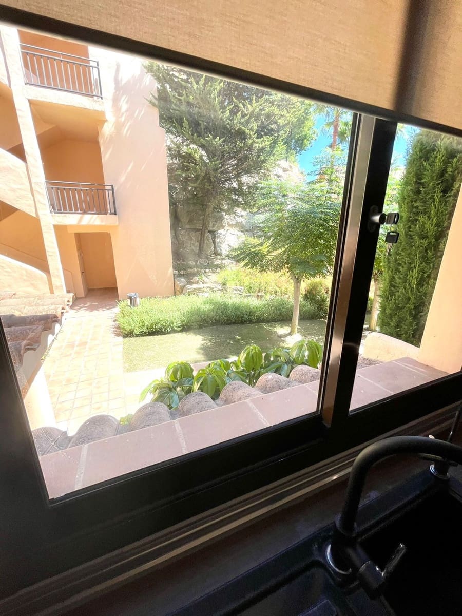 2 bedroom Apartment for sale in Benahavis with pool garage - € 470,000 (Ref: 9479711)