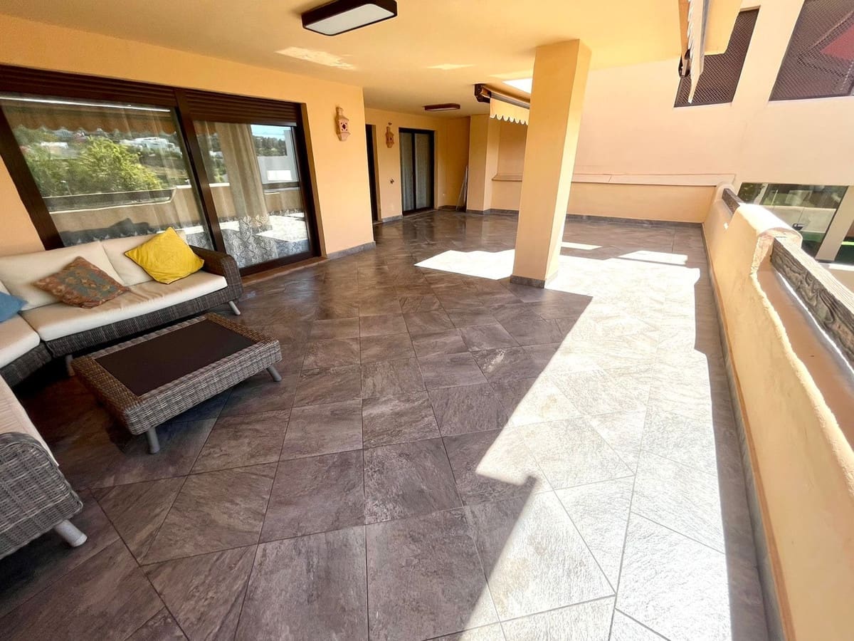 2 bedroom Apartment for sale in Benahavis with pool garage - € 470,000 (Ref: 9479711)