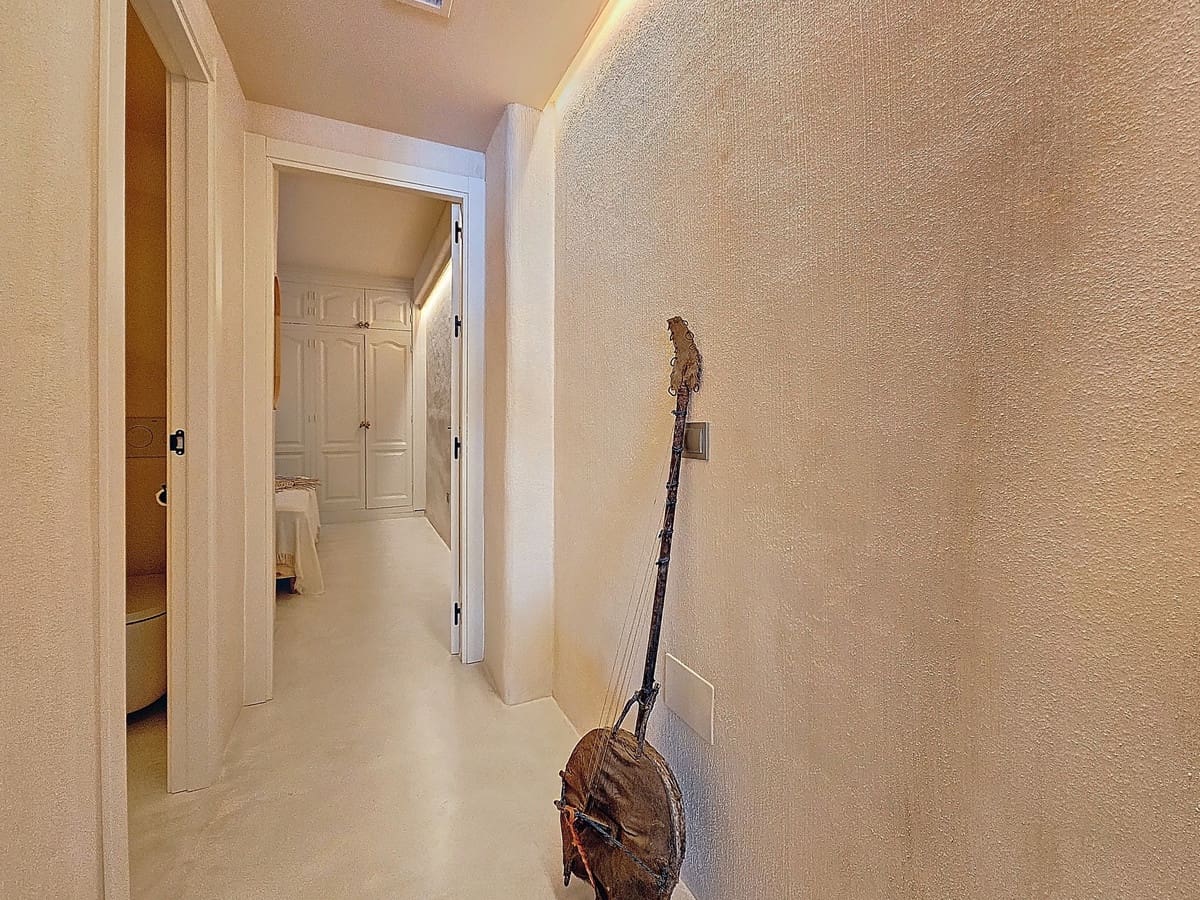 2 bedroom Apartment for sale in Estepona - € 475,000 (Ref: 9479716)