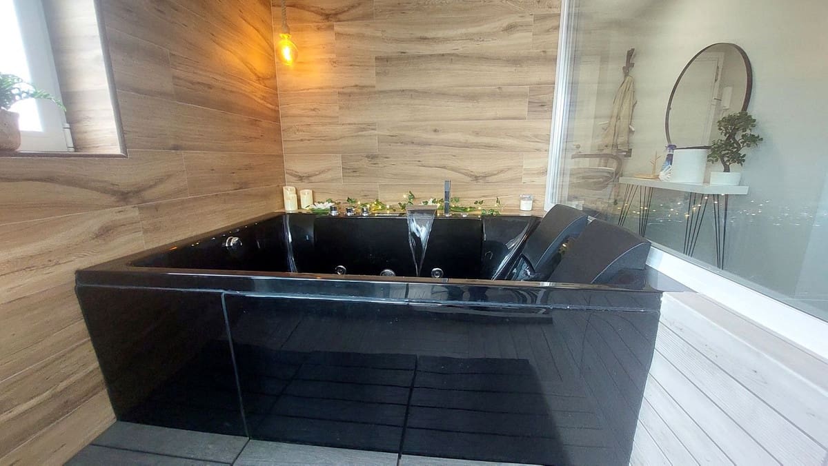 Apartamento de 2 habitaciones en Fuengirola en venta con piscina - 475.000 € (Ref: 9479717)