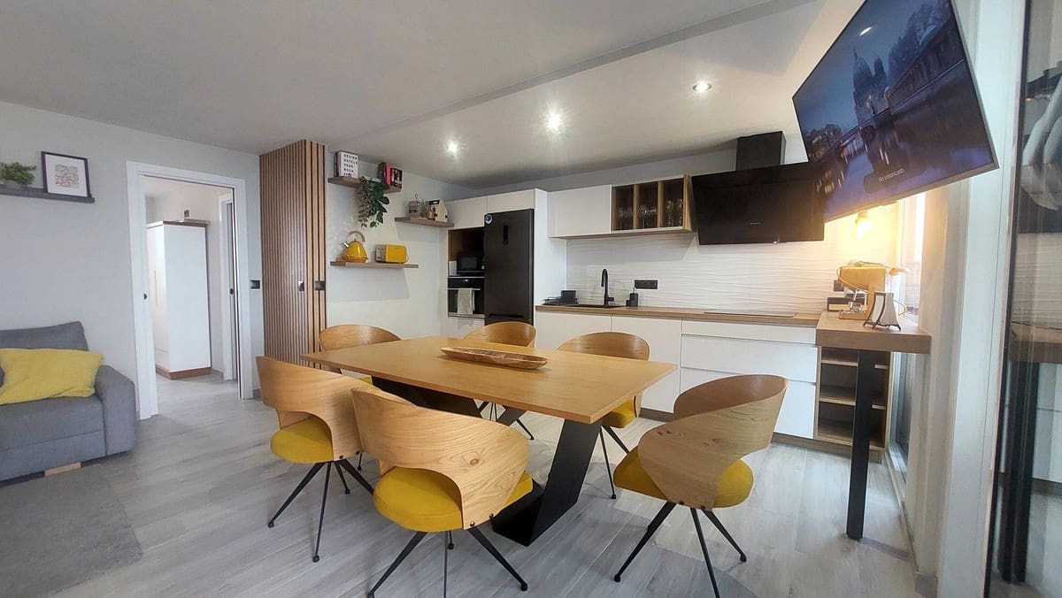 Apartamento de 2 habitaciones en Fuengirola en venta con piscina - 475.000 € (Ref: 9479717)
