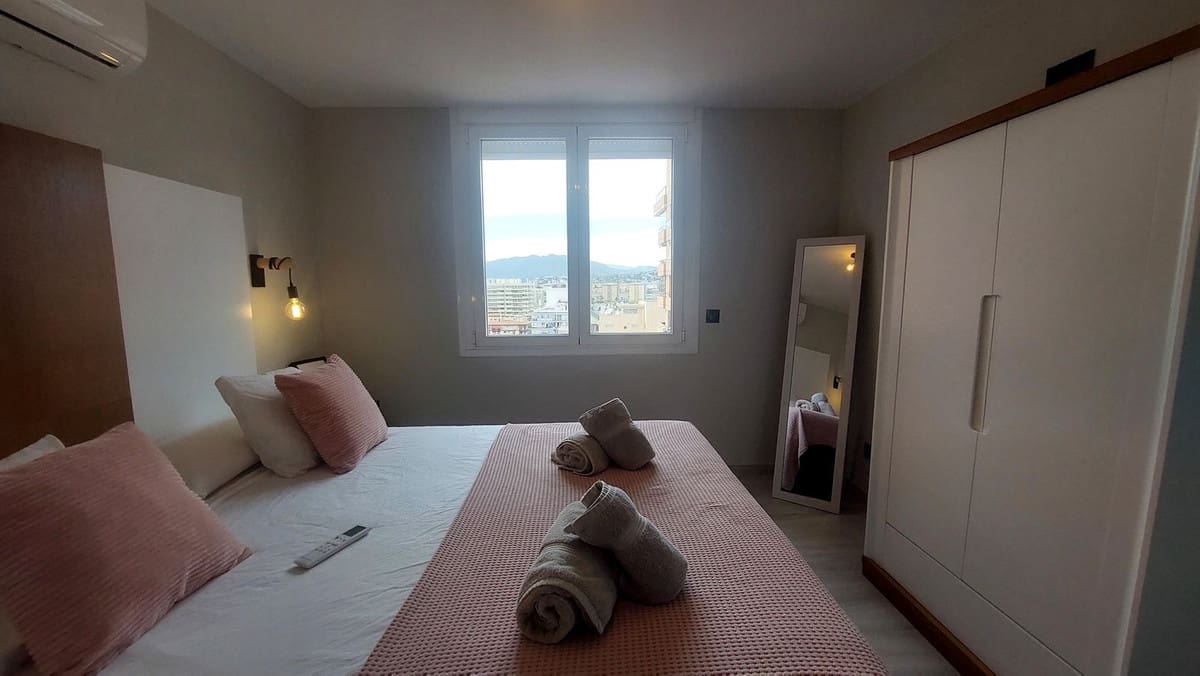 Apartamento de 2 habitaciones en Fuengirola en venta con piscina - 475.000 € (Ref: 9479717)