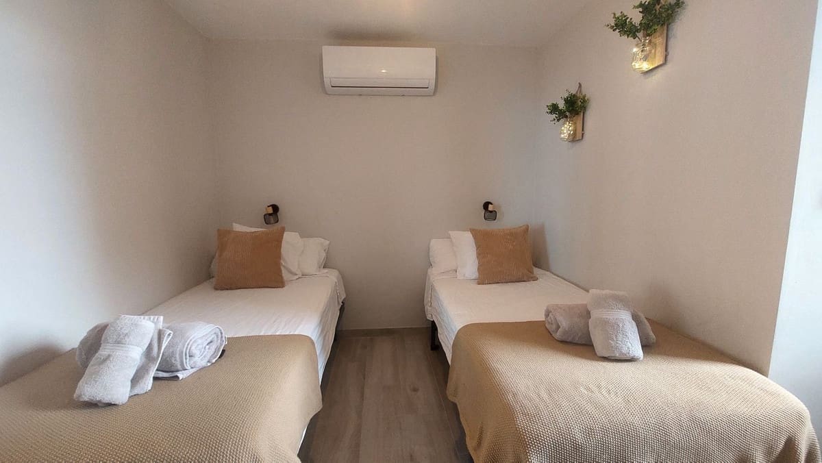 Apartamento de 2 habitaciones en Fuengirola en venta con piscina - 475.000 € (Ref: 9479717)