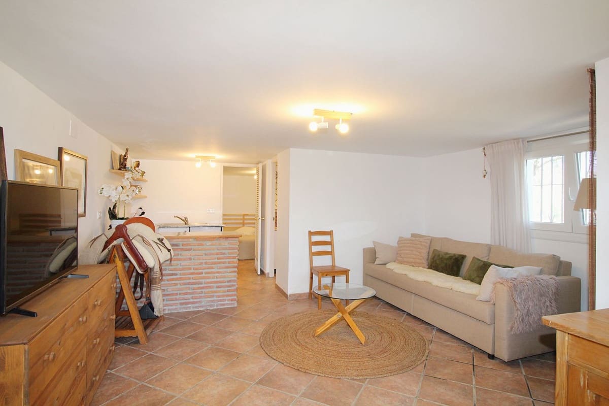 3 bedroom Villa for sale in Alhaurin el Grande with pool - € 475,000 (Ref: 9479719)