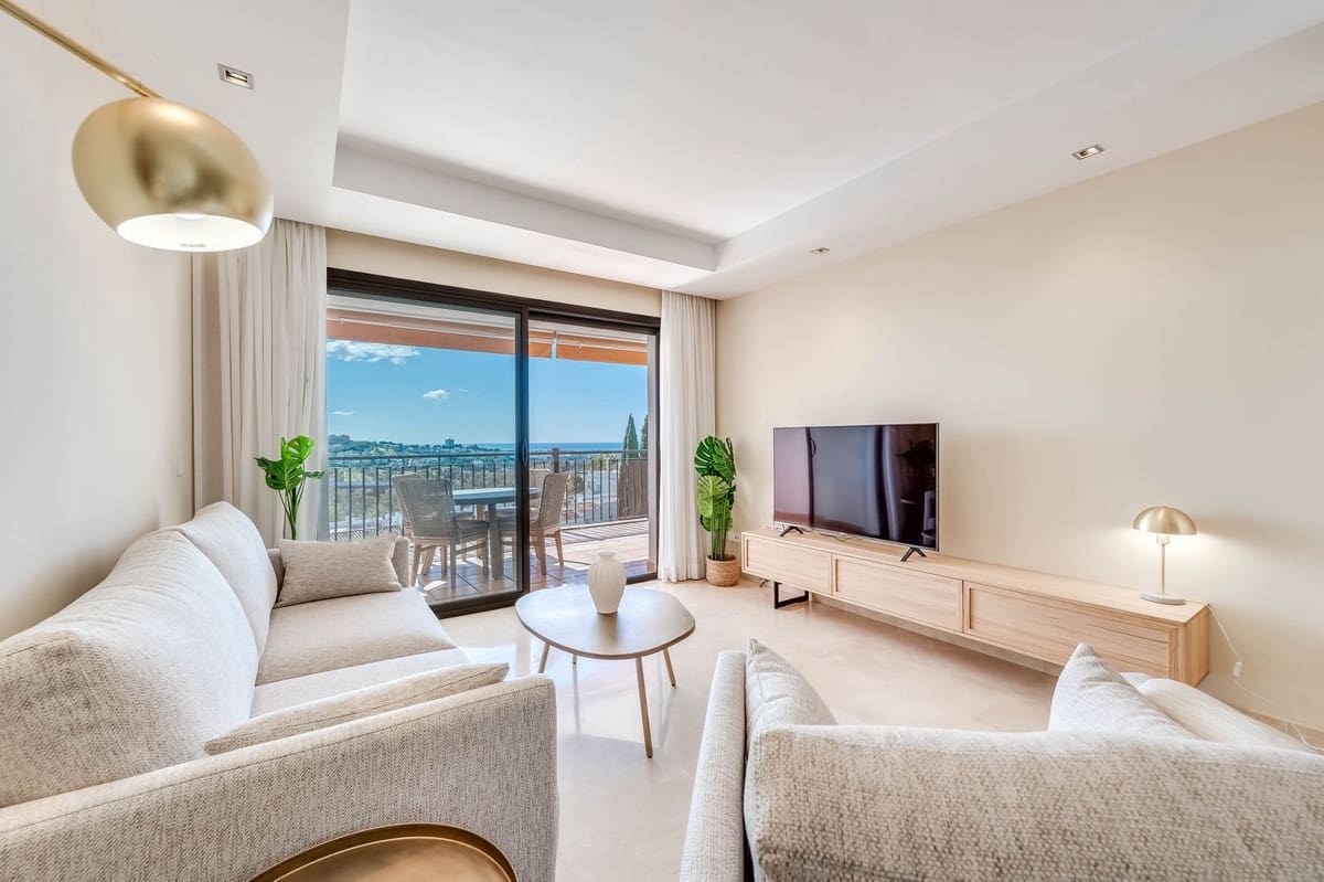 2 bedroom Apartment for sale in Benahavis with pool - € 475,000 (Ref: 9479721)