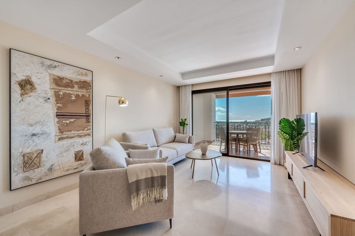 2 bedroom Apartment for sale in Benahavis with pool - € 475,000 (Ref: 9479721)