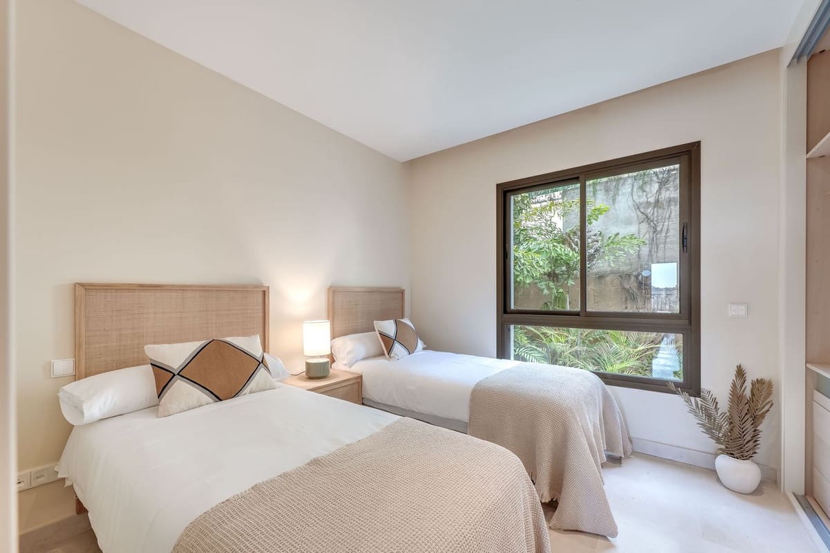 2 bedroom Apartment for sale in Benahavis with pool - € 475,000 (Ref: 9479721)