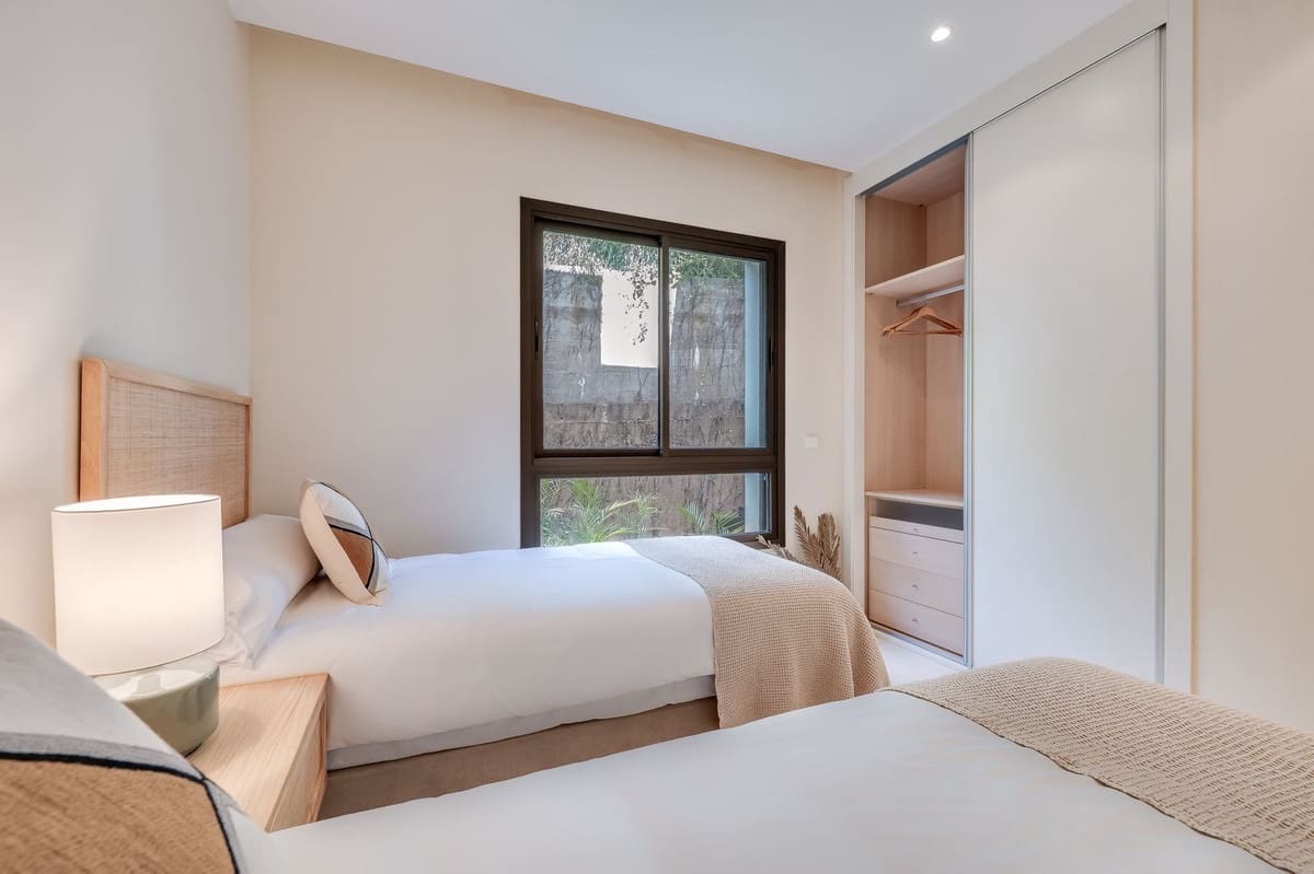 2 bedroom Apartment for sale in Benahavis with pool - € 475,000 (Ref: 9479721)