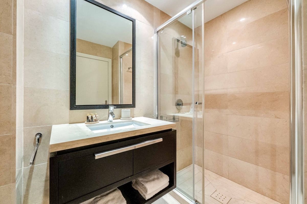 2 bedroom Apartment for sale in Benahavis with pool - € 475,000 (Ref: 9479721)