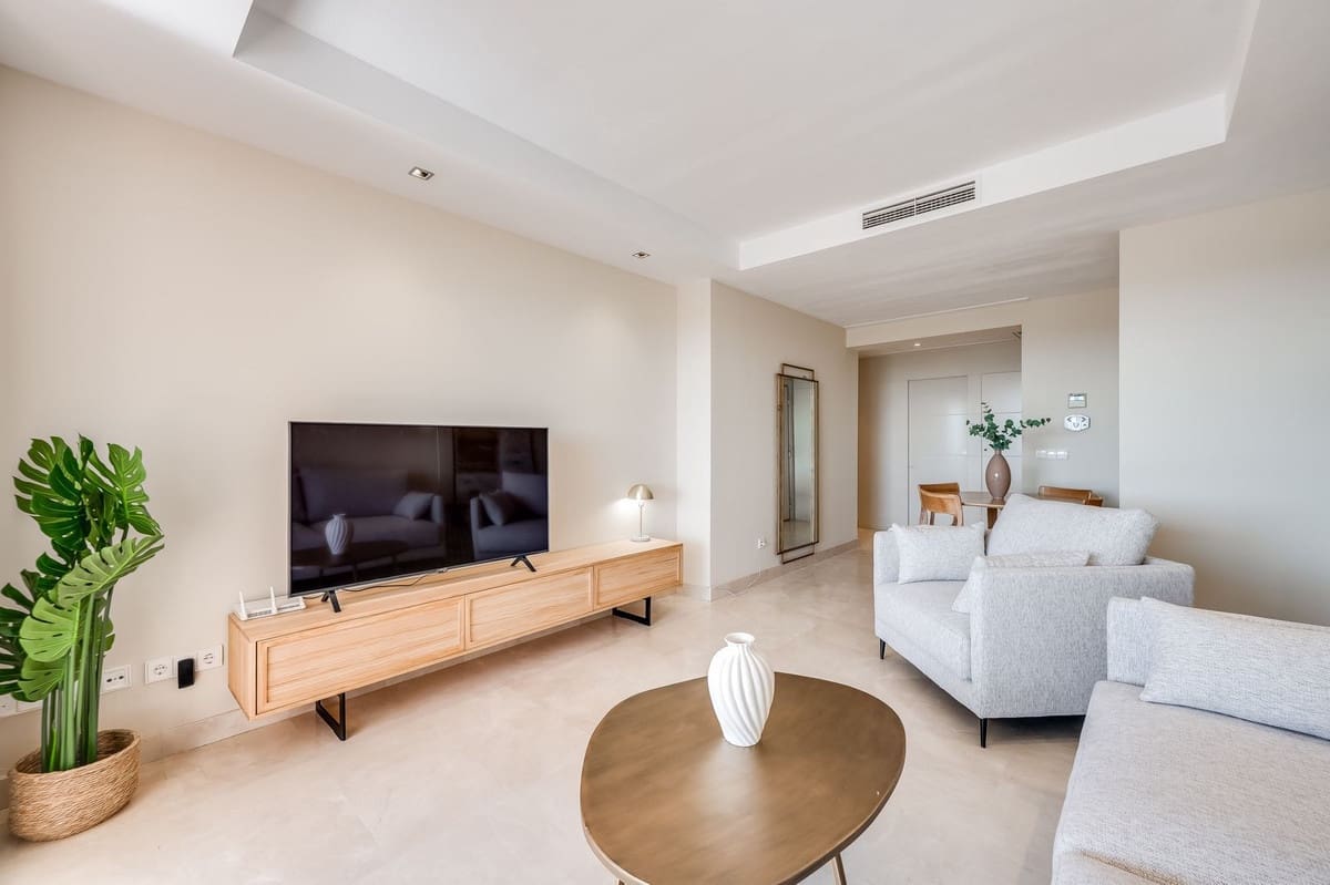 2 bedroom Apartment for sale in Benahavis with pool - € 475,000 (Ref: 9479721)