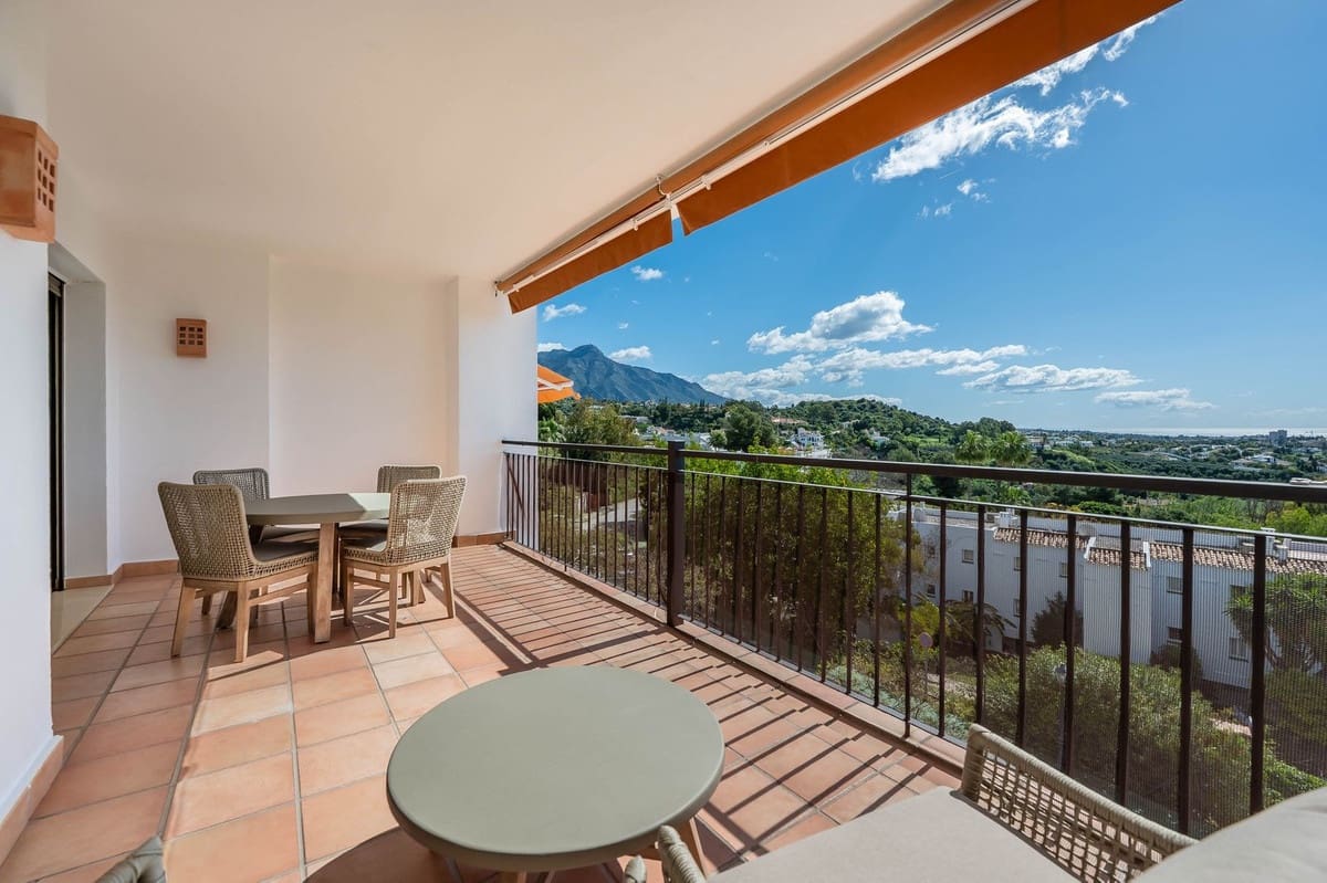 2 bedroom Apartment for sale in Benahavis with pool - € 475,000 (Ref: 9479721)