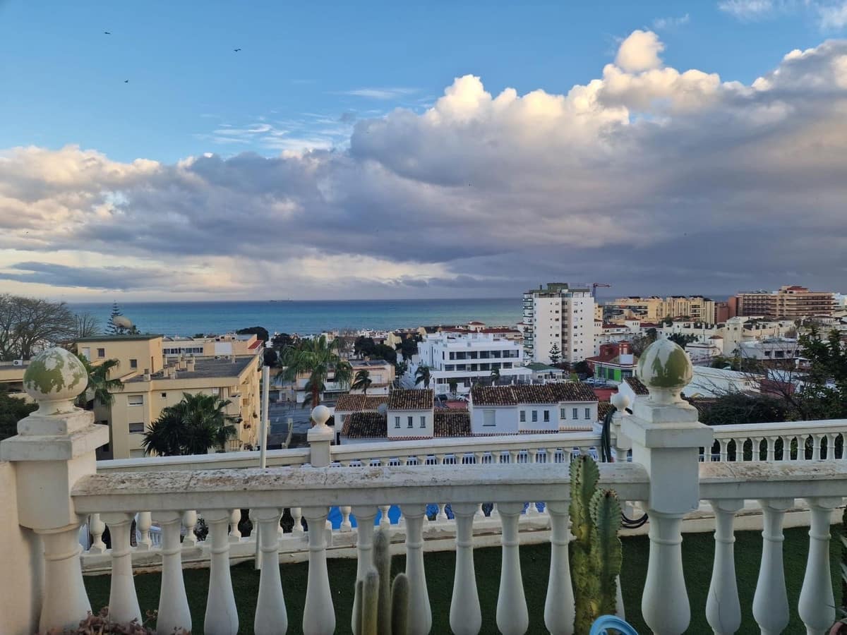 2 bedroom Apartment for sale in Torremolinos with pool - € 476,000 (Ref: 9479723)