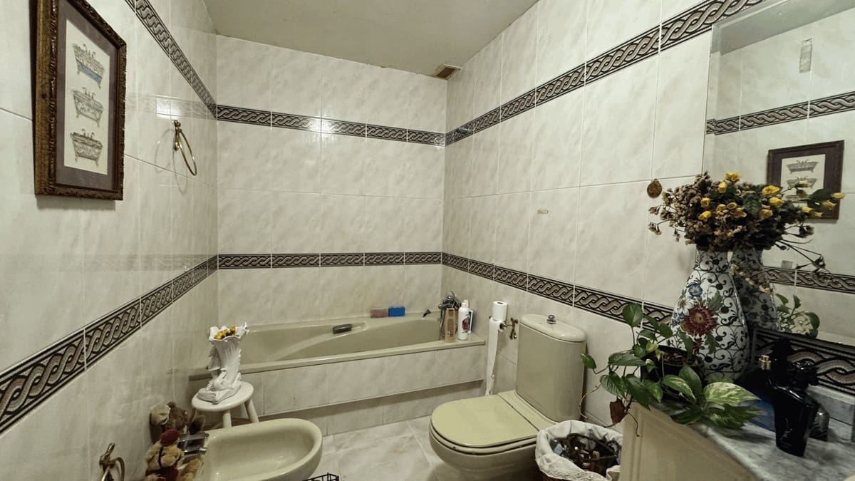 2 bedroom Apartment for sale in Torremolinos with pool - € 476,000 (Ref: 9479723)