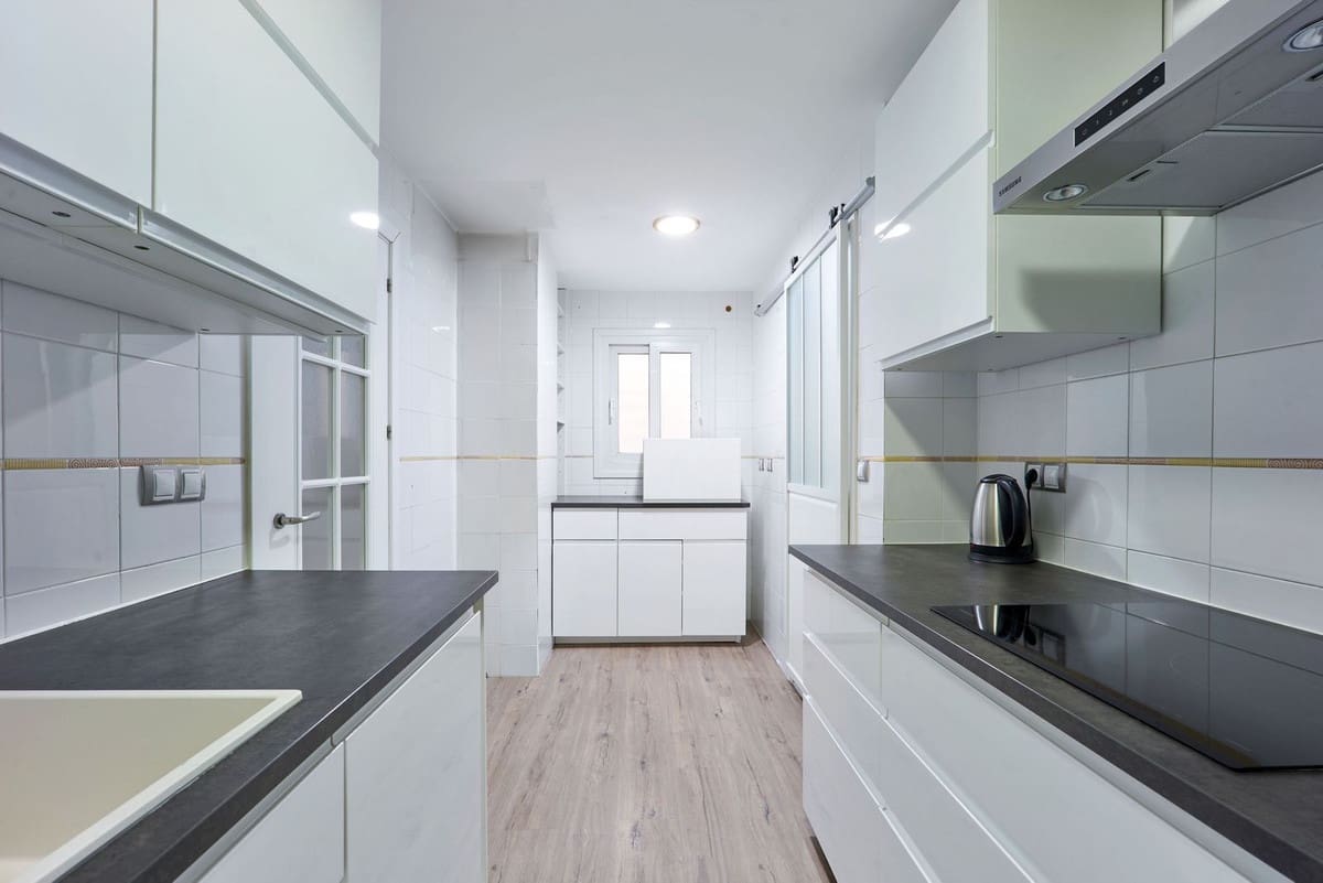 3 bedroom Apartment for sale in San Luis de Sabinillas with pool garage - € 479,000 (Ref: 9479727)