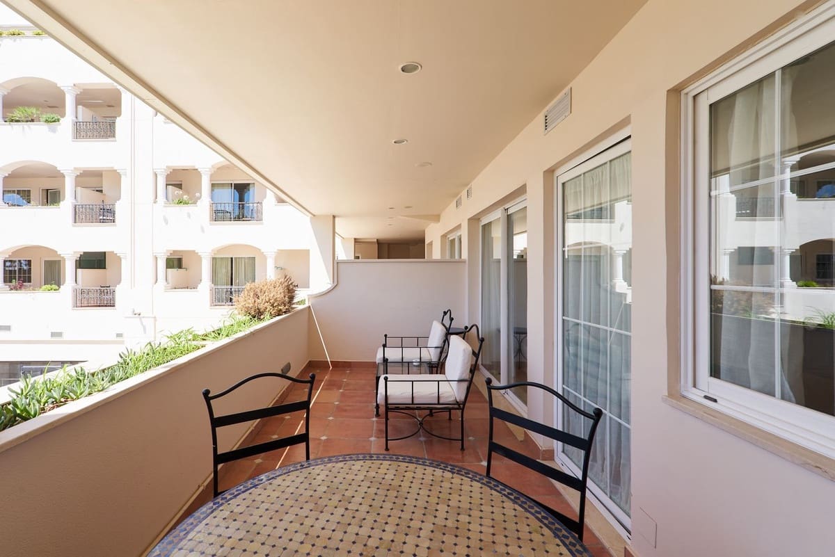 1 bedroom Apartment for sale in Golden Mile with pool - € 479,000 (Ref: 9479729)