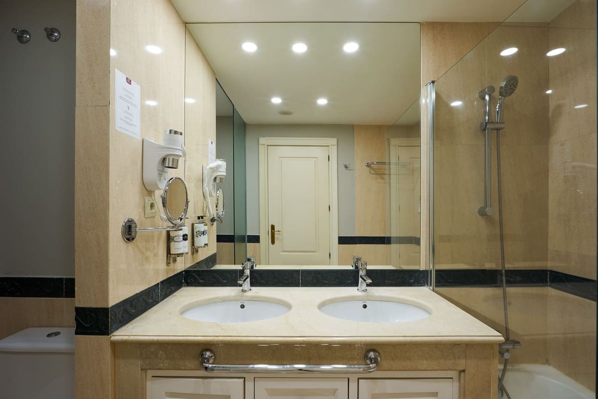 1 bedroom Apartment for sale in Golden Mile with pool - € 479,000 (Ref: 9479729)