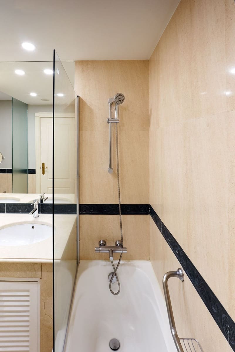 1 bedroom Apartment for sale in Golden Mile with pool - € 479,000 (Ref: 9479729)